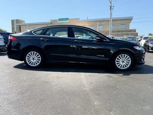 Used 2014 Ford Fusion SE w/ Equipment Group 502A FWD image 2