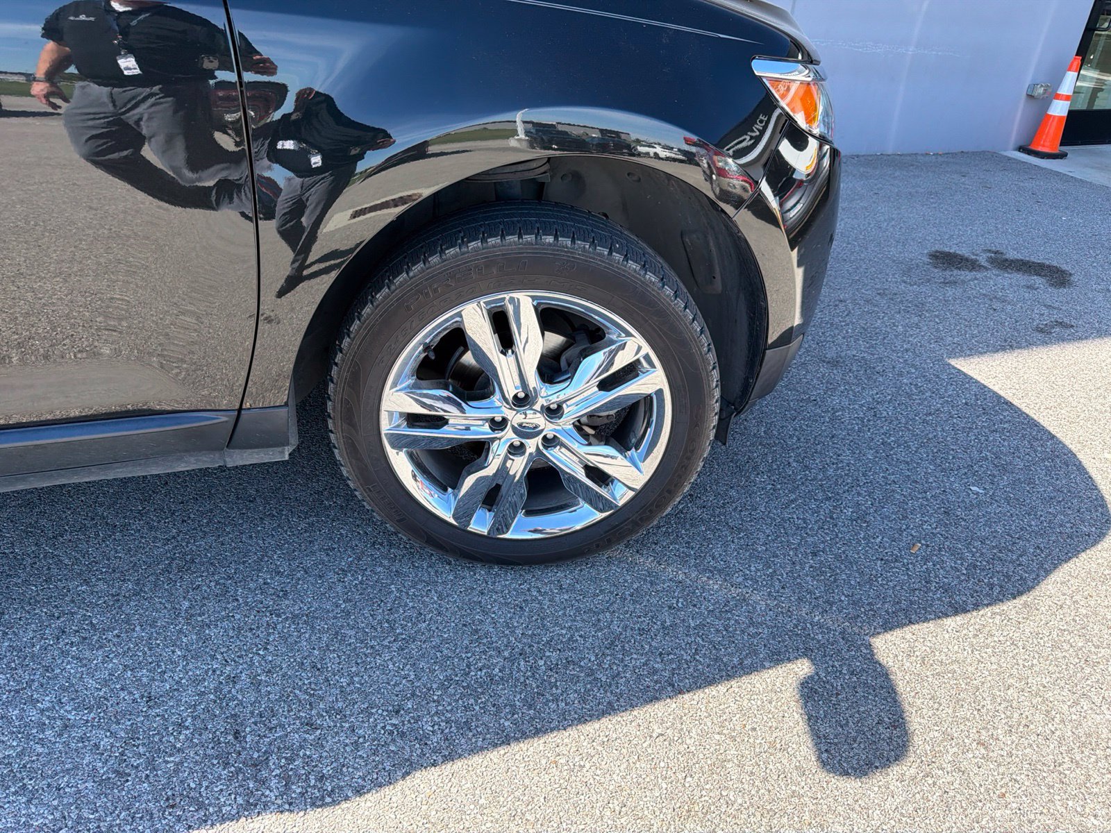 Used 2014 Ford Edge Limited w/ Equipment Group 302A FWD image 3