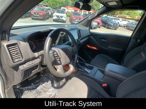 Used 2023 Nissan Frontier PRO-4X w/ Pro Convenience Package AWD/4WD image 13