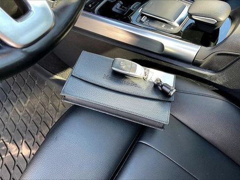 Certified 2023 Mercedes-Benz GLB 250 4MATIC image 37