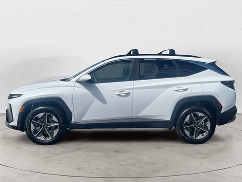 Certified 2025 Hyundai Tucson SEL AWD/4WD image 2