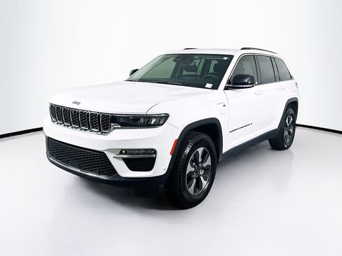 Used 2022 Jeep Grand Cherokee Limited 4xe w/ Luxury Tech Group II image 3