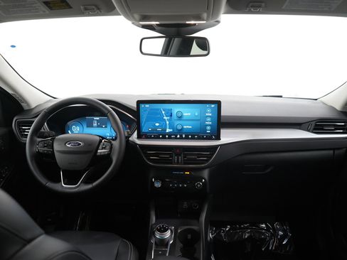 Used 2025 Ford Escape Platinum image 12