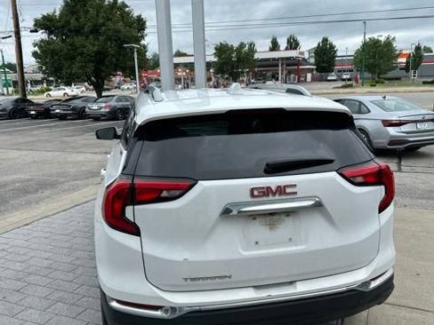 Used 2019 GMC Terrain SLT w/ Preferred Package FWD image 10