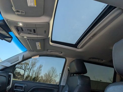 Used 2018 GMC Sierra 1500 SLT image 17