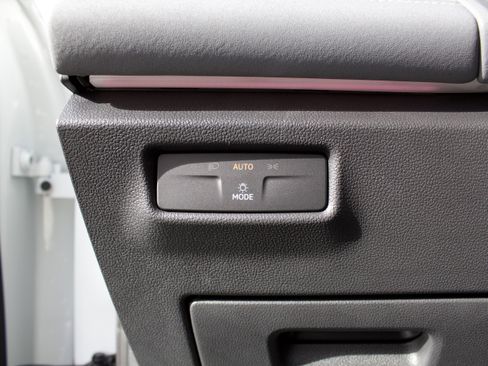 New 2026 Volkswagen Tiguan SE R-Line AWD/4WD image 14