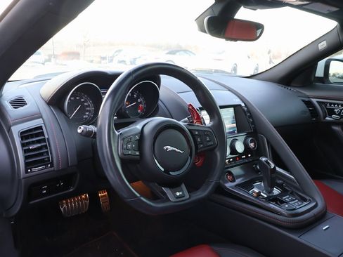 Used 2015 Jaguar F-TYPE R image 12