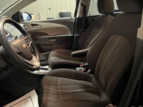 Used 2020 Chevrolet Sonic LT image 13