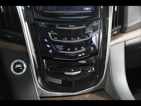 Used 2016 Cadillac Escalade Premium image 16