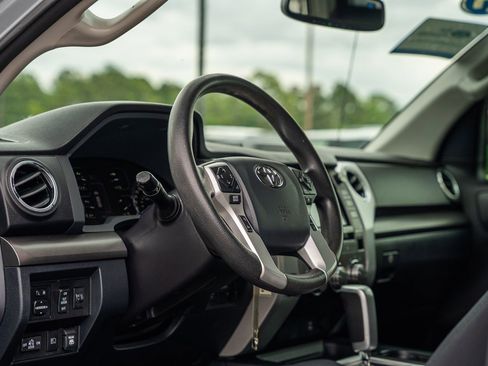 Used 2019 Toyota Tundra SR5 w/ SR5 Upgrade Package AWD/4WD image 20