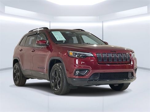 Used 2020 Jeep Cherokee Latitude Plus image 3
