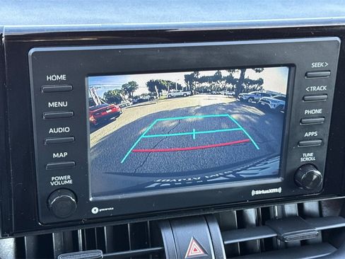 Used 2021 Toyota RAV4 LE image 18