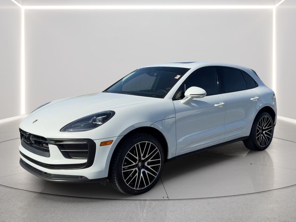 Used 2024 Porsche Macan AWD/4WD image 1