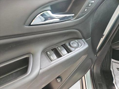 Used 2022 Chevrolet Equinox LT FWD image 11