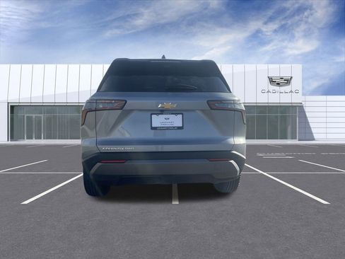 Used 2025 Chevrolet Equinox LT w/ Convenience Package II image 7