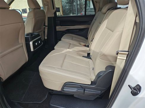 Used 2023 Ford Expedition Max XLT image 27