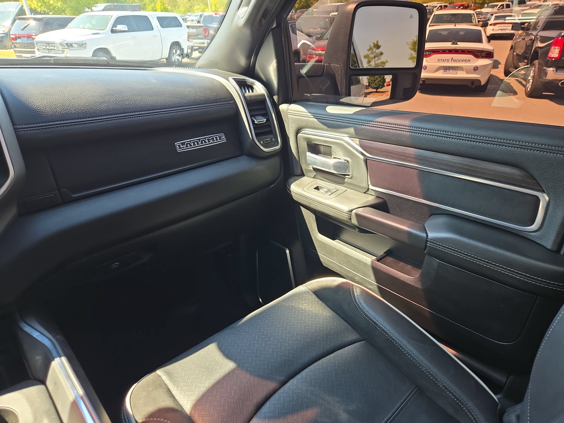 Used 2025 RAM 2500 Laramie AWD/4WD image 11