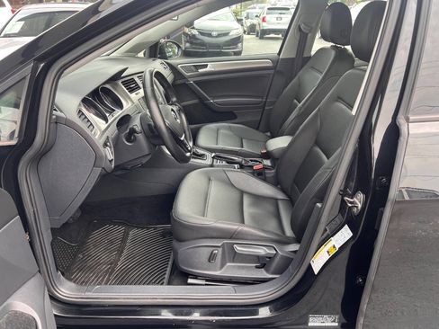 Used 2016 Volkswagen Golf SE image 12