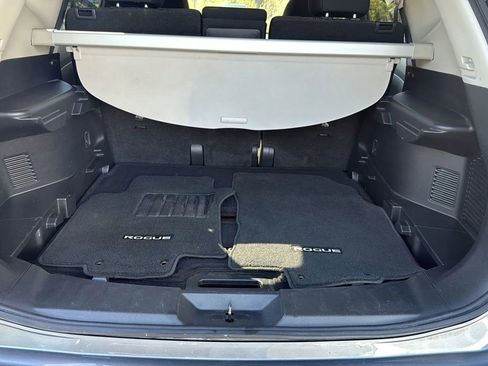 Used 2020 Nissan Rogue SV image 53