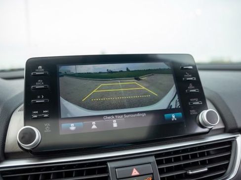 Used 2021 Honda Accord EX image 21