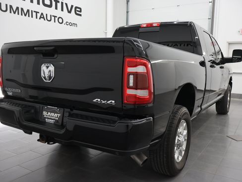 Used 2024 RAM 2500 Laramie AWD/4WD image 4