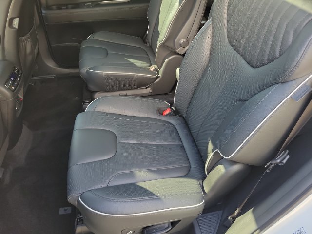 Used 2025 Hyundai Palisade Limited AWD/4WD image 12