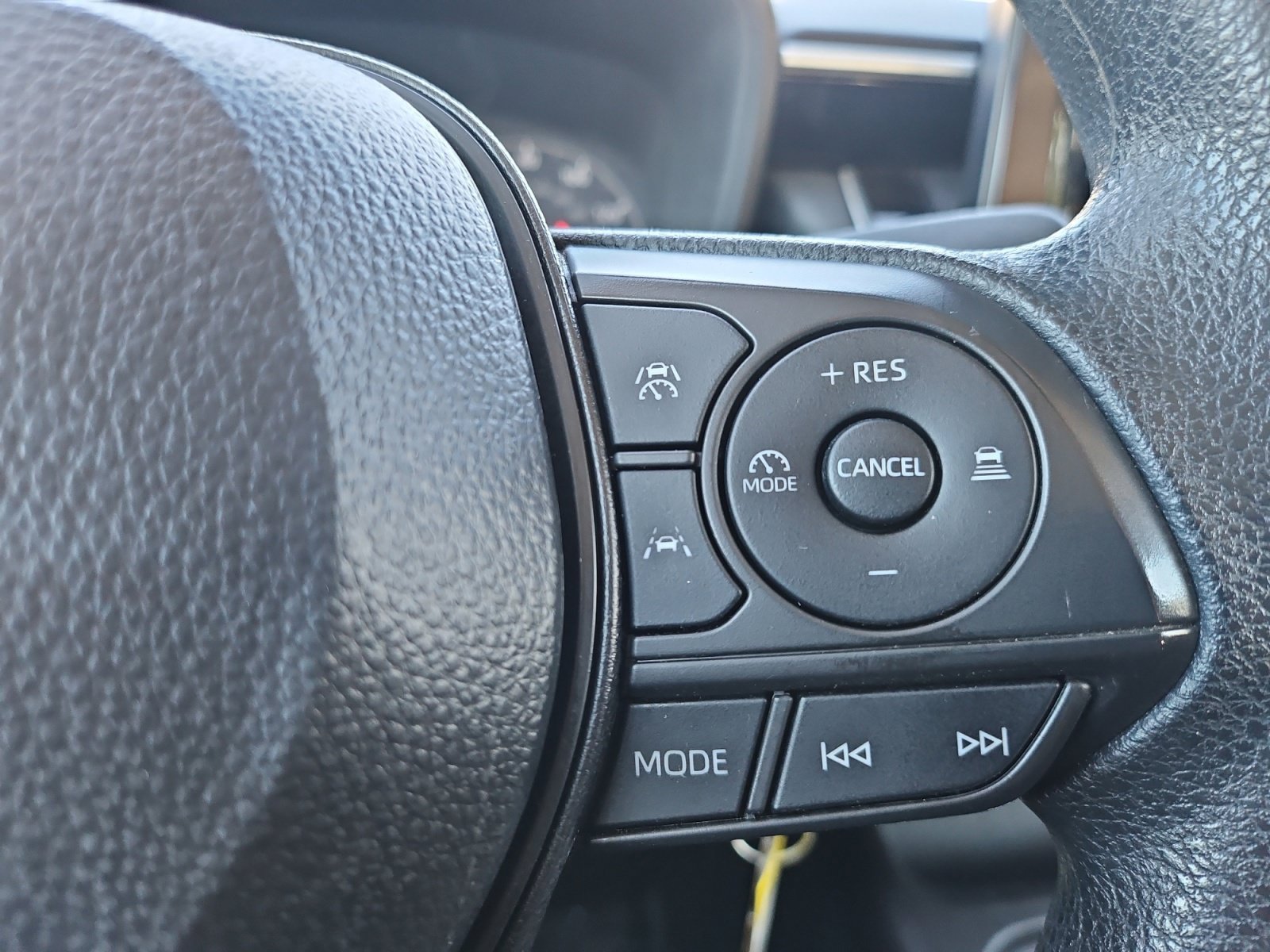 Used 2025 Toyota Corolla LE FWD image 29