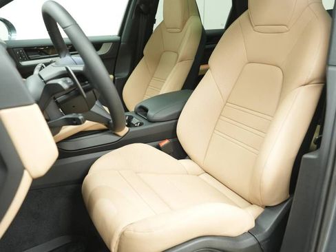 New 2026 Porsche Cayenne AWD/4WD image 5