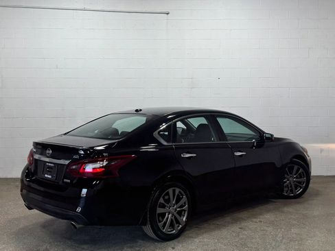 Used 2018 Nissan Altima 2.5 SR w/ SR Special Edition image 3