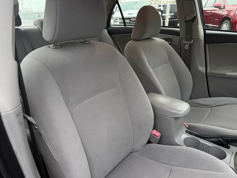 Used 2013 Toyota Corolla image 18