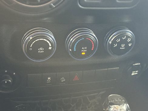 Used 2017 Jeep Wrangler Sport AWD/4WD image 22