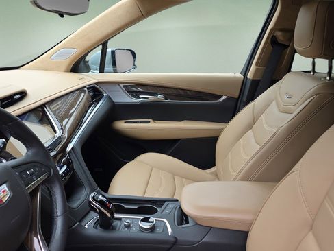 Certified 2024 Cadillac XT6 Premium Luxury w/ Platinum Package image 13