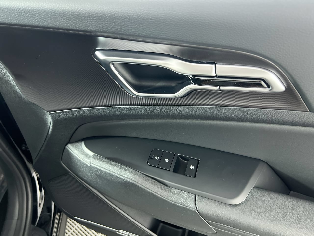 New 2026 Kia Sportage SX FWD image 32