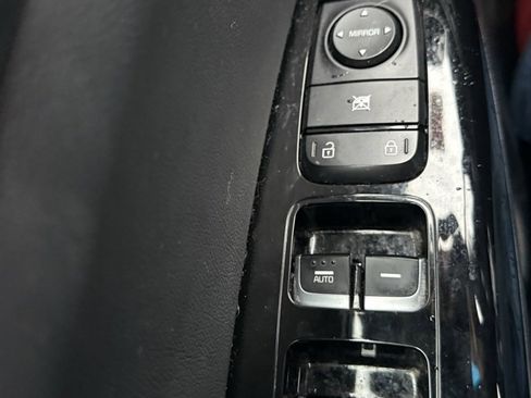 Used 2020 Kia Sportage SX image 23