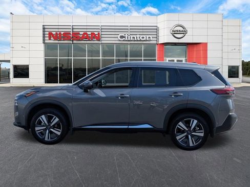 Certified 2022 Nissan Rogue SL w/ SL Premium Package image 6