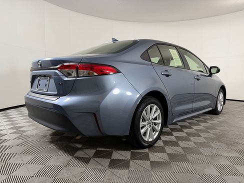 Used 2024 Toyota Corolla LE w/ LE Convenience Package FWD image 9