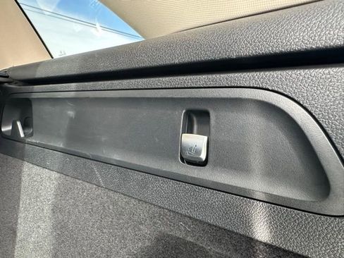 Certified 2022 Mercedes-Benz GLC 300 4MATIC image 43