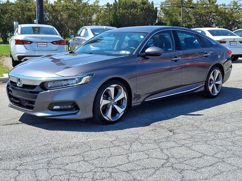 Used 2020 Honda Accord Touring image 3