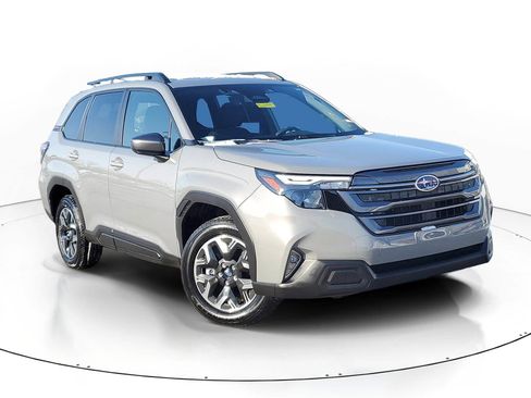 Used 2025 Subaru Forester Premium image 1