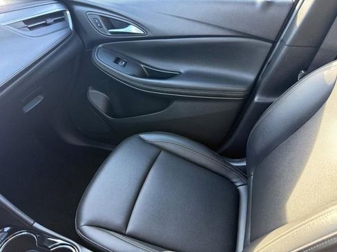 Used 2024 Buick Encore GX Sport Touring image 19