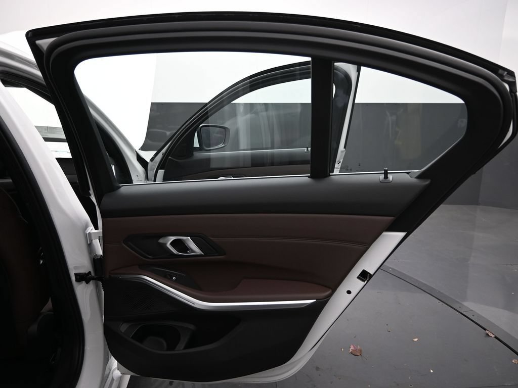 Used 2026 BMW 330i Sedan w/ Premium Package RWD image 22