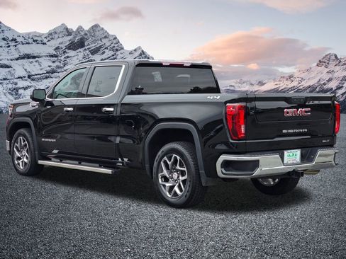 Certified 2023 GMC Sierra 1500 SLT w/ SLT Convenience Package image 18