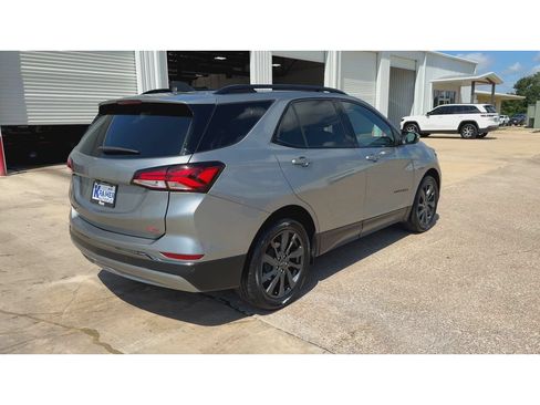 Used 2023 Chevrolet Equinox RS FWD image 8