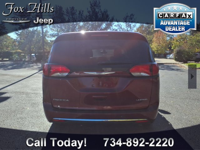 Used 2020 Chrysler Pacifica Limited w/ 8-pass Seating Package FWD image 7