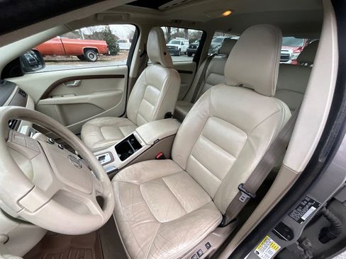 Used 2011 Volvo XC70 3.2 image 11