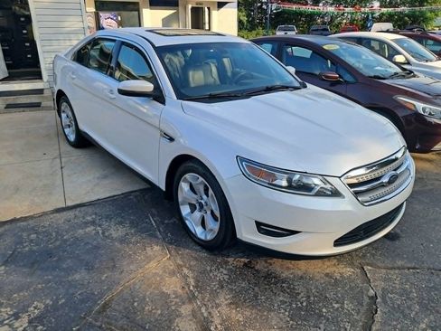 Used 2010 Ford Taurus SEL FWD image 1