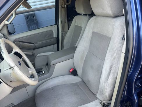 Used 2006 Ford Explorer XLT RWD image 7