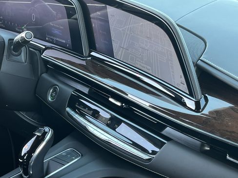 Used 2022 Cadillac Escalade Sport Platinum w/ Heavy-Duty Trailer Package image 45