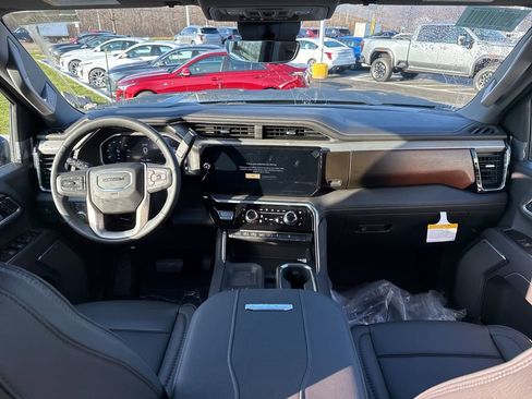 New 2026 GMC Sierra 3500 Denali w/ Denali Reserve Package image 6