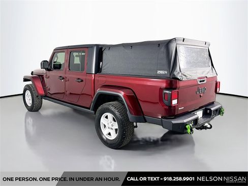 Used 2022 Jeep Gladiator Sport image 7
